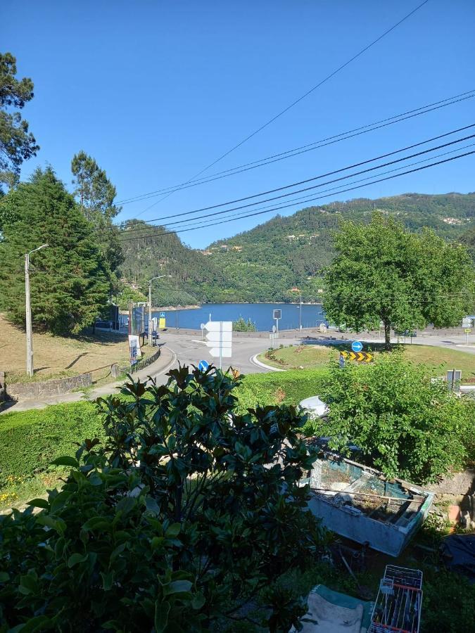 Sobreiro Apartamentos Rio Caldo Екстериор снимка