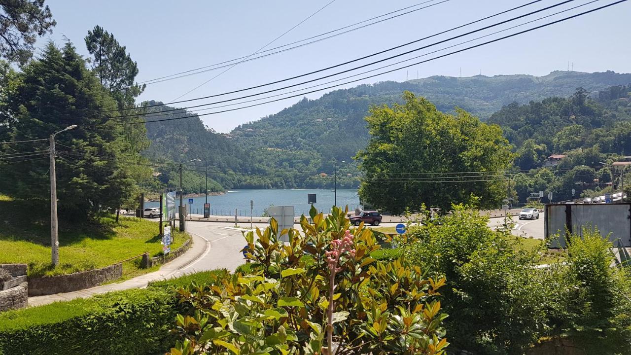 Sobreiro Apartamentos Rio Caldo Екстериор снимка